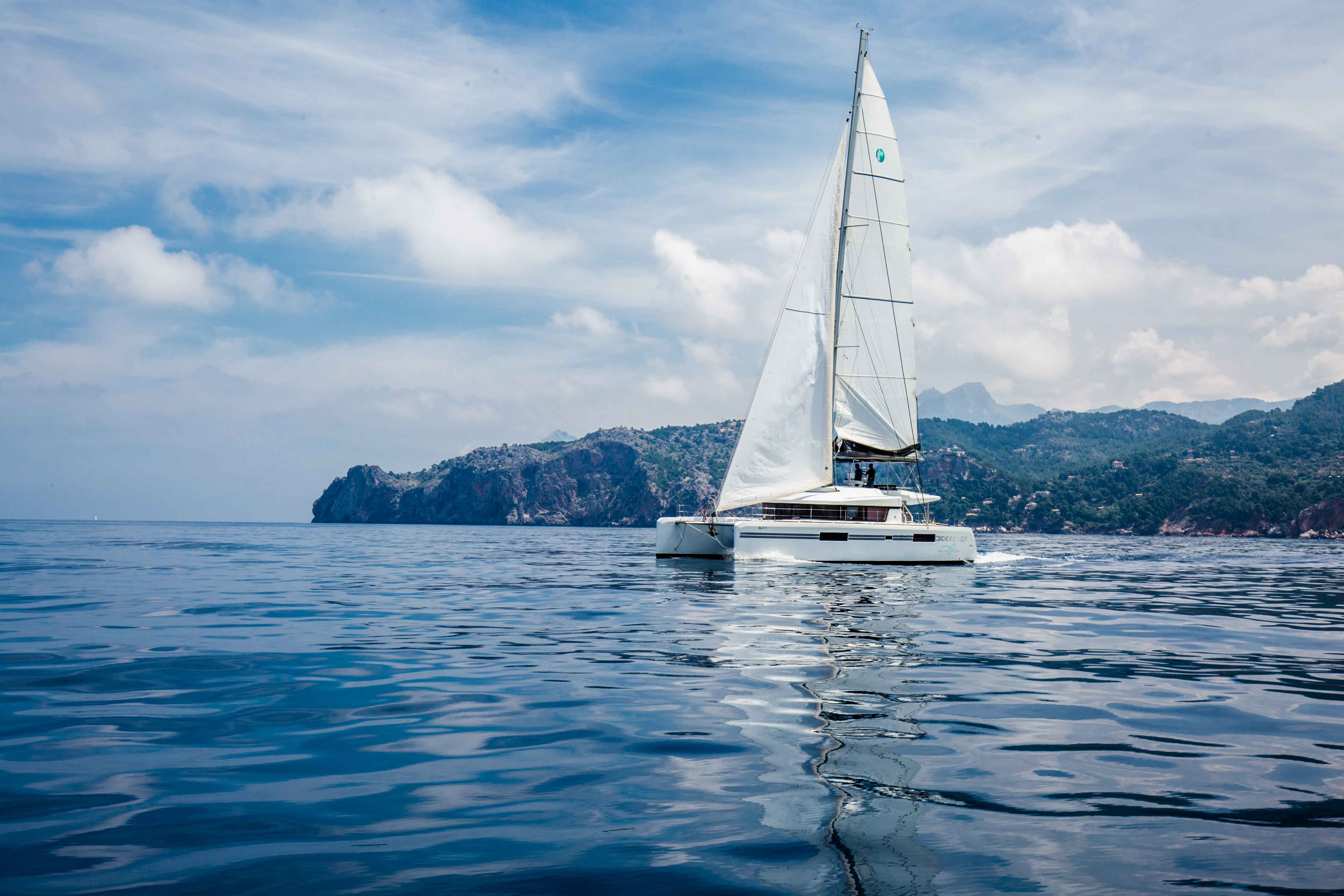 Alquiler de barcos CATAMARAN Barcos Azules Excursiones Marítimas